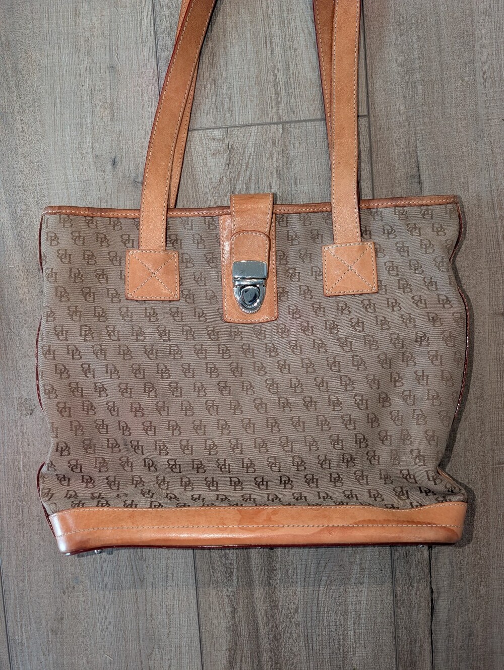 Vintage Dooney And Bourke Tote